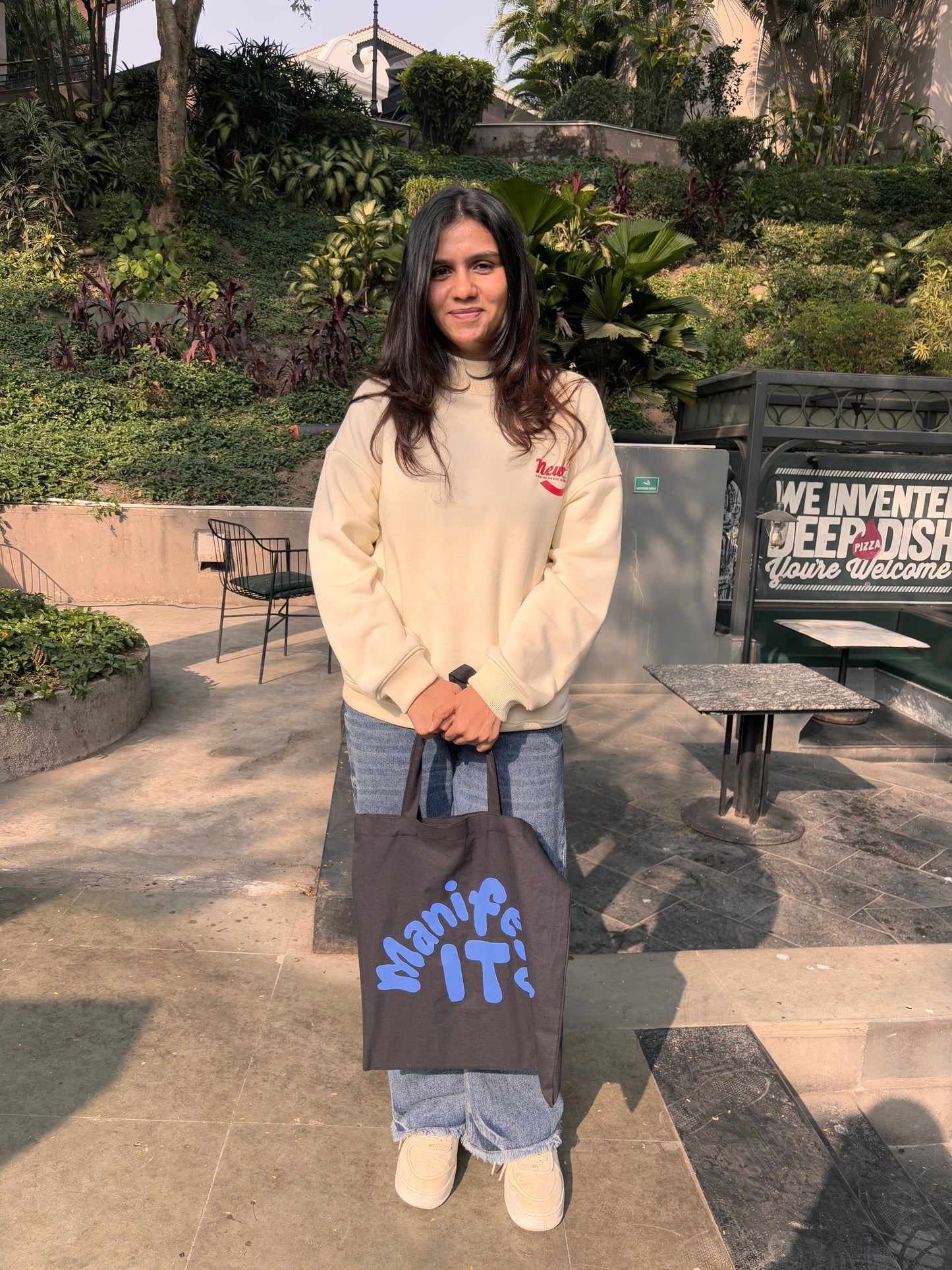 The Manifest Tote